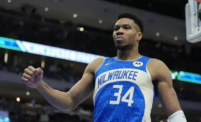 字母哥遭遇十五连败，美国队教练面临压力！的简单介绍